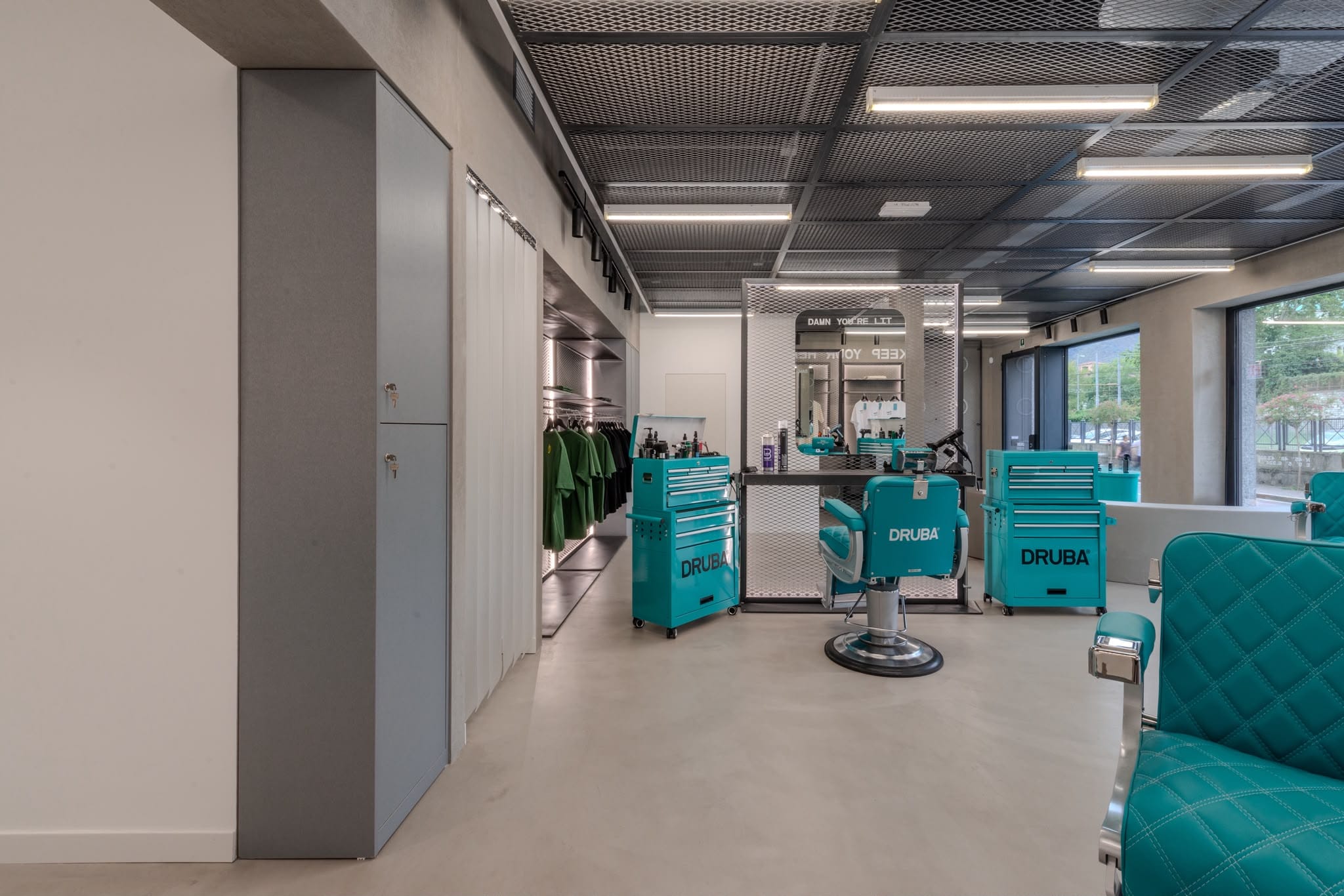 L'interno del barbershop DRUBA